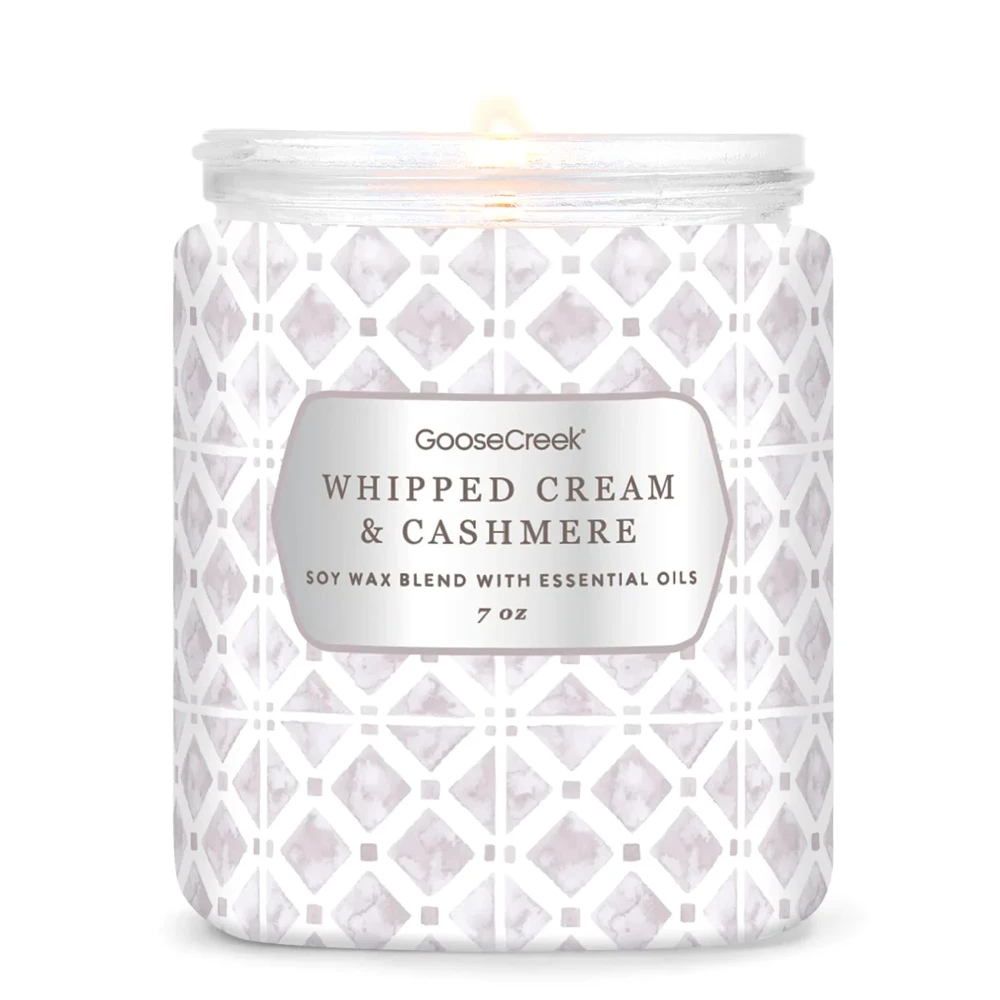 Goose Creek świeca mała Whipped Cream & Cashmere